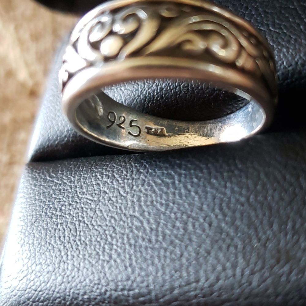 ring - Picture 2 of 4